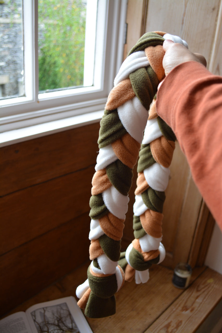 CLASSIC Forager’s Plait – Snuffle Toy Puzzle Feeder