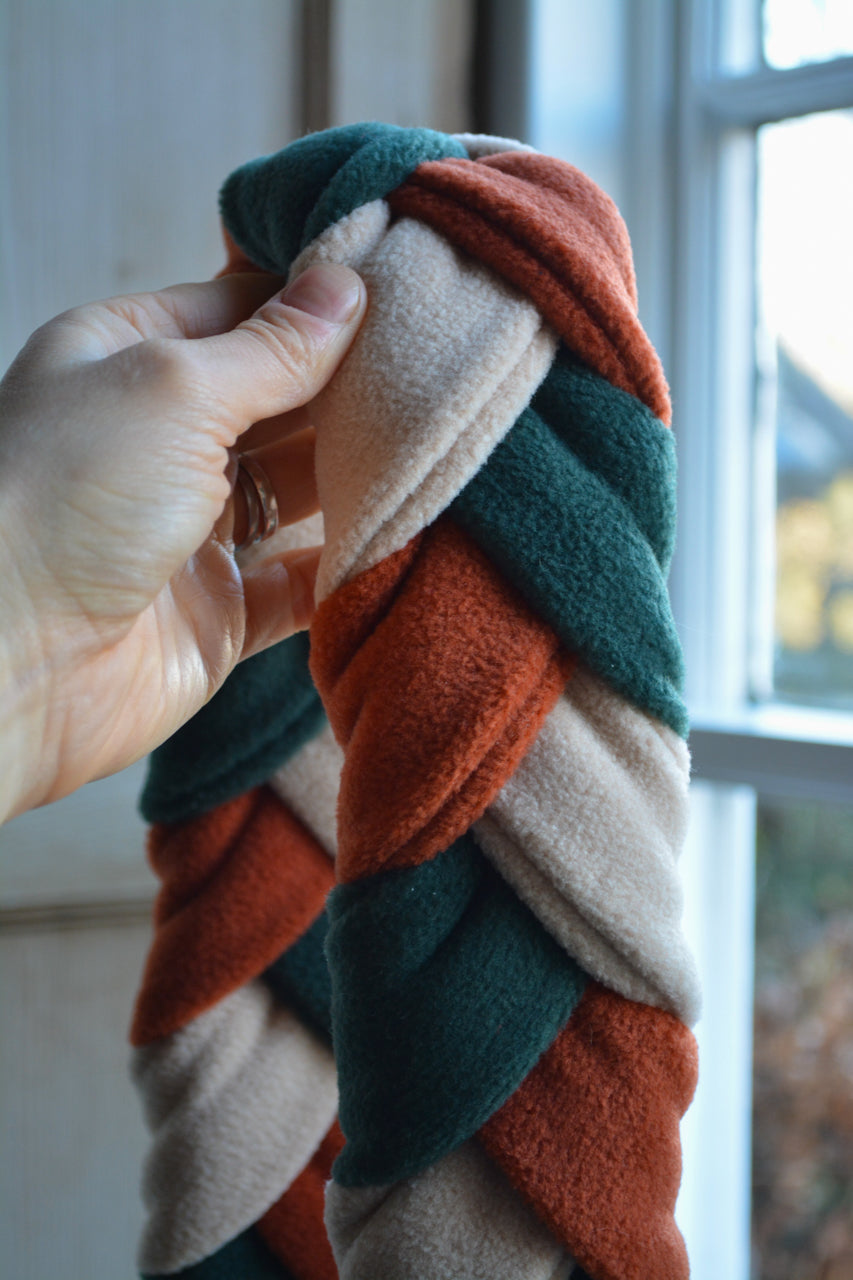 AUTUMN FOREST Forager’s Plait – Snuffle Toy Puzzle Feeder