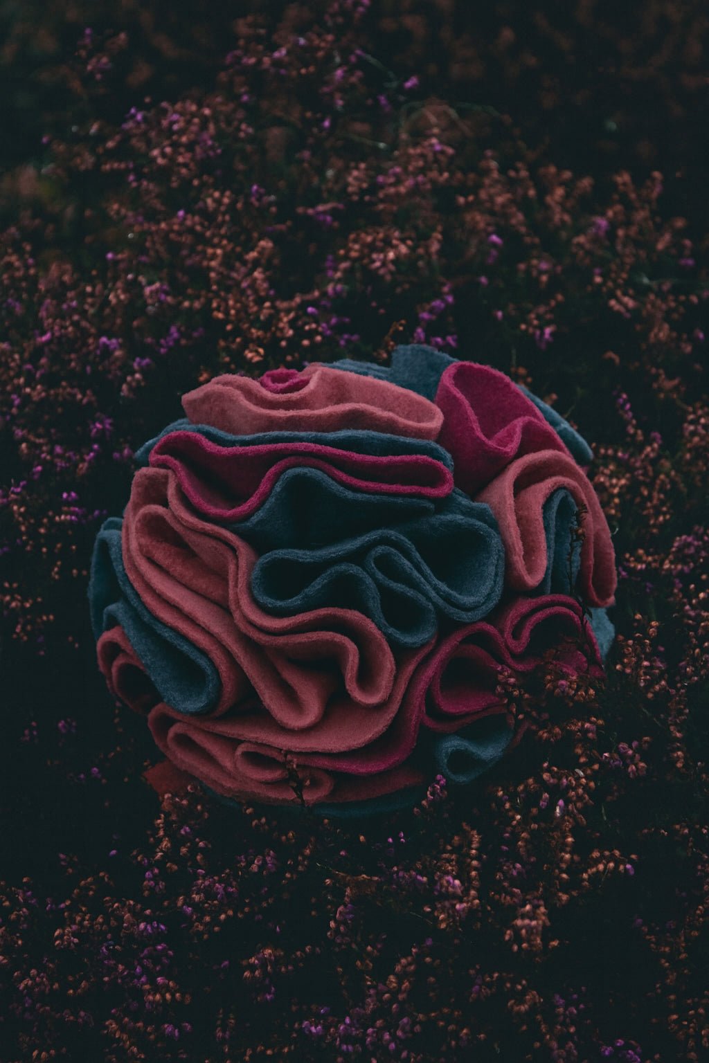 MIDNIGHT ROSE Snuffle Ball Puzzle Feeder Toy - Calm Dog Games