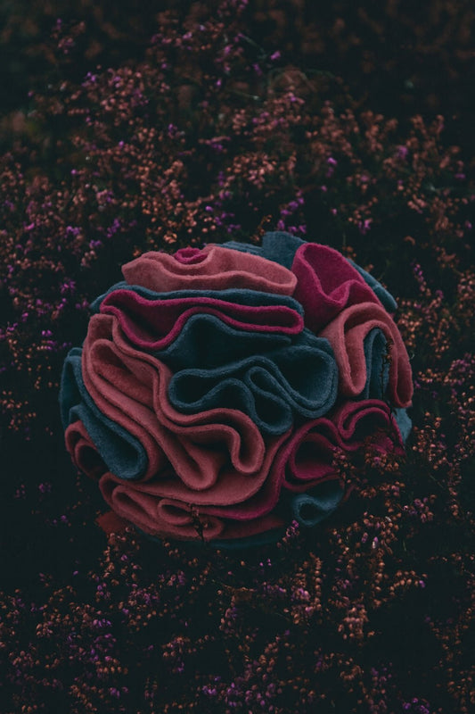 MIDNIGHT ROSE Snuffle Ball Puzzle Feeder Toy - Calm Dog Games